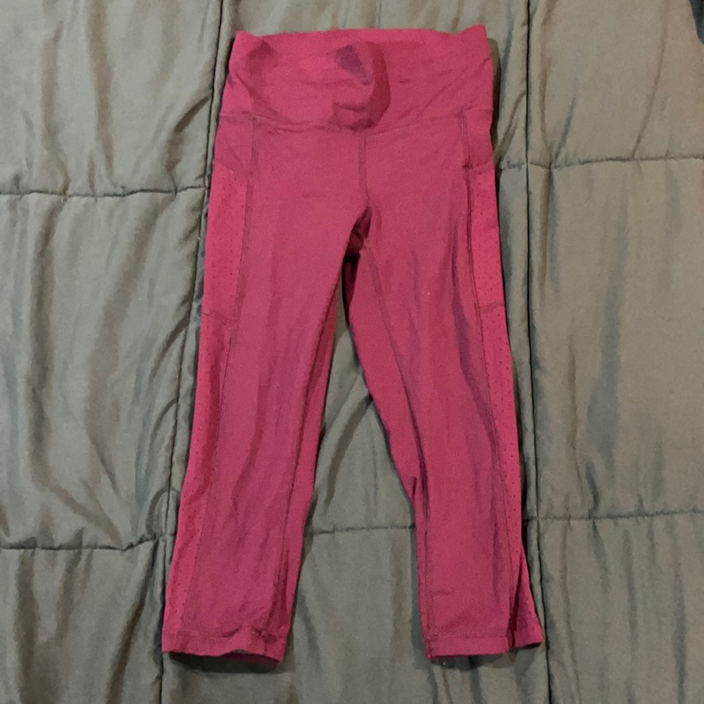 ‼️SOLD‼️Plum Cropped Leggings